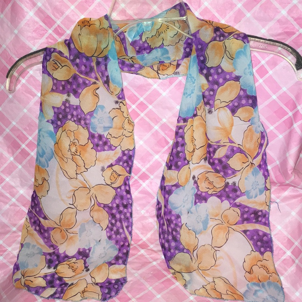 🎈SALE🎈🧣SCARF #1 “MUTED FLORALS”🧣